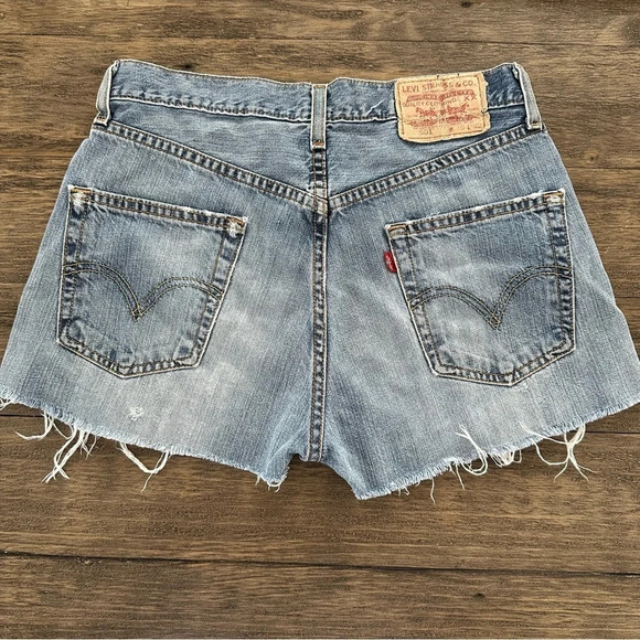 Petros Upcycled Vintage Womens 30 Levi’s 501 Jean Shorts Distressed High Waisted - Picture 6 of 8